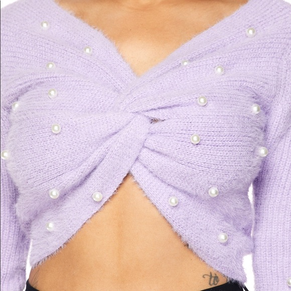 🎀LAST ONE🎀 Pearl Soft Crop Twist Sweater - Picture 6 of 8